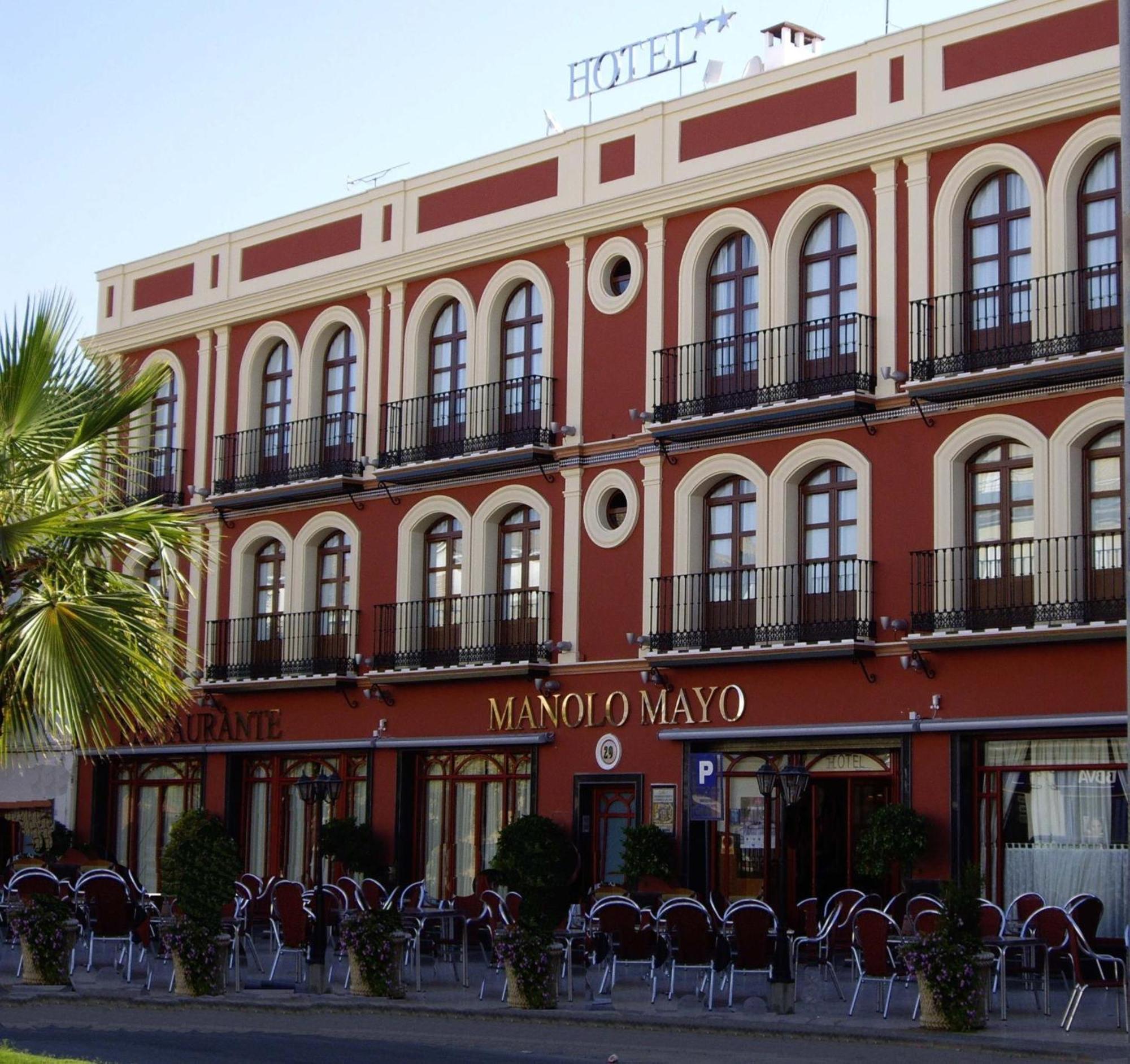 Hotel Manolo Mayo Los Palacios Y Villafranca Dış mekan fotoğraf